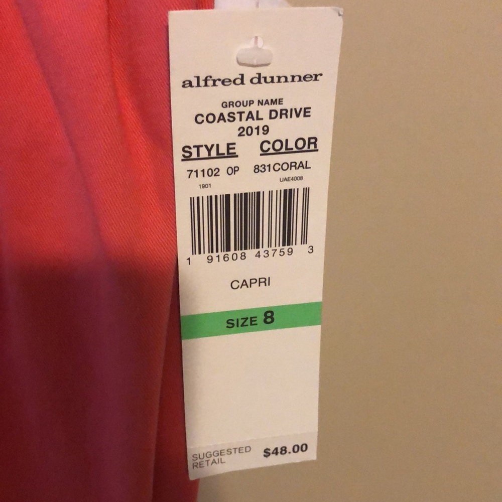 Women’s Alfred Dunner Coral coastal Drive classic fit capri pants size 8 - Picture 3 of 6